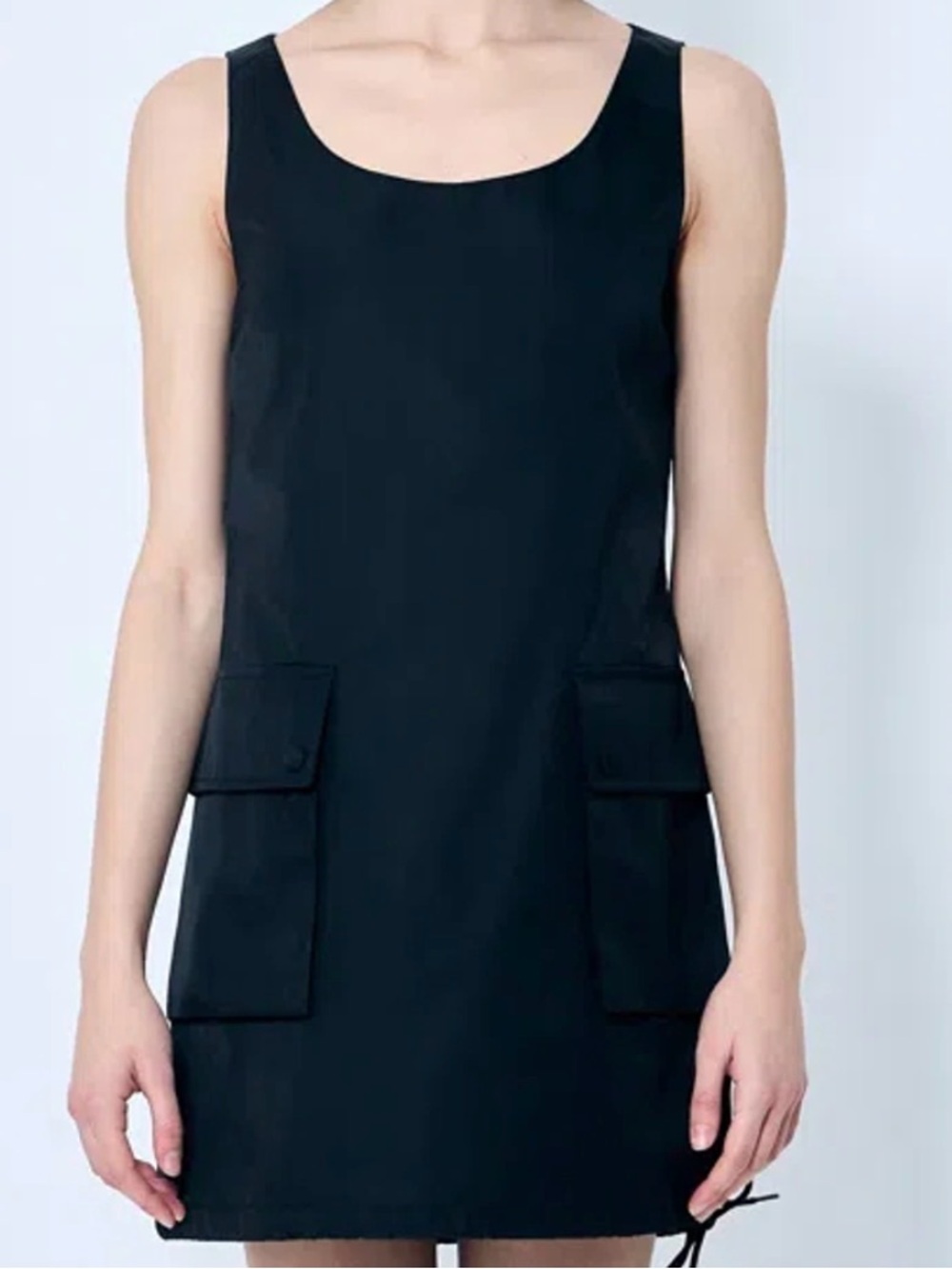 HALARA Black Sleeveless Mini Dress with Front Pockets